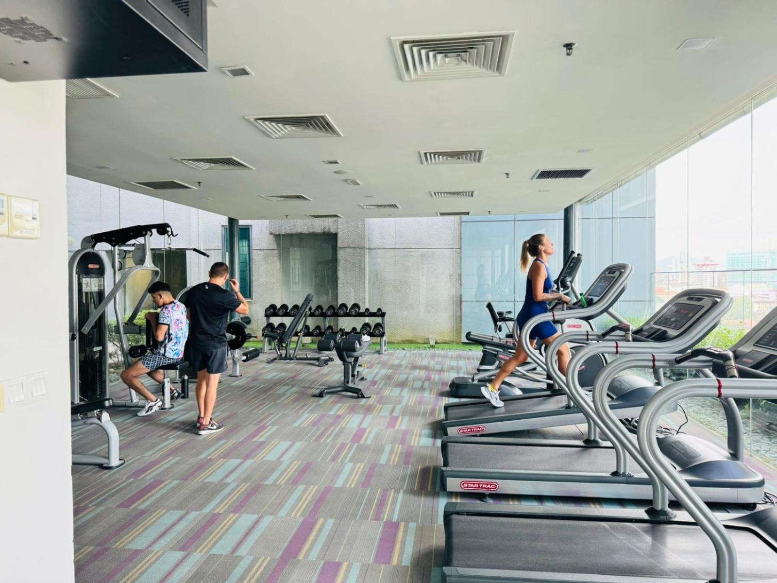 Summer Suites Klcc By Homestay クアラルンプール エクステリア 写真