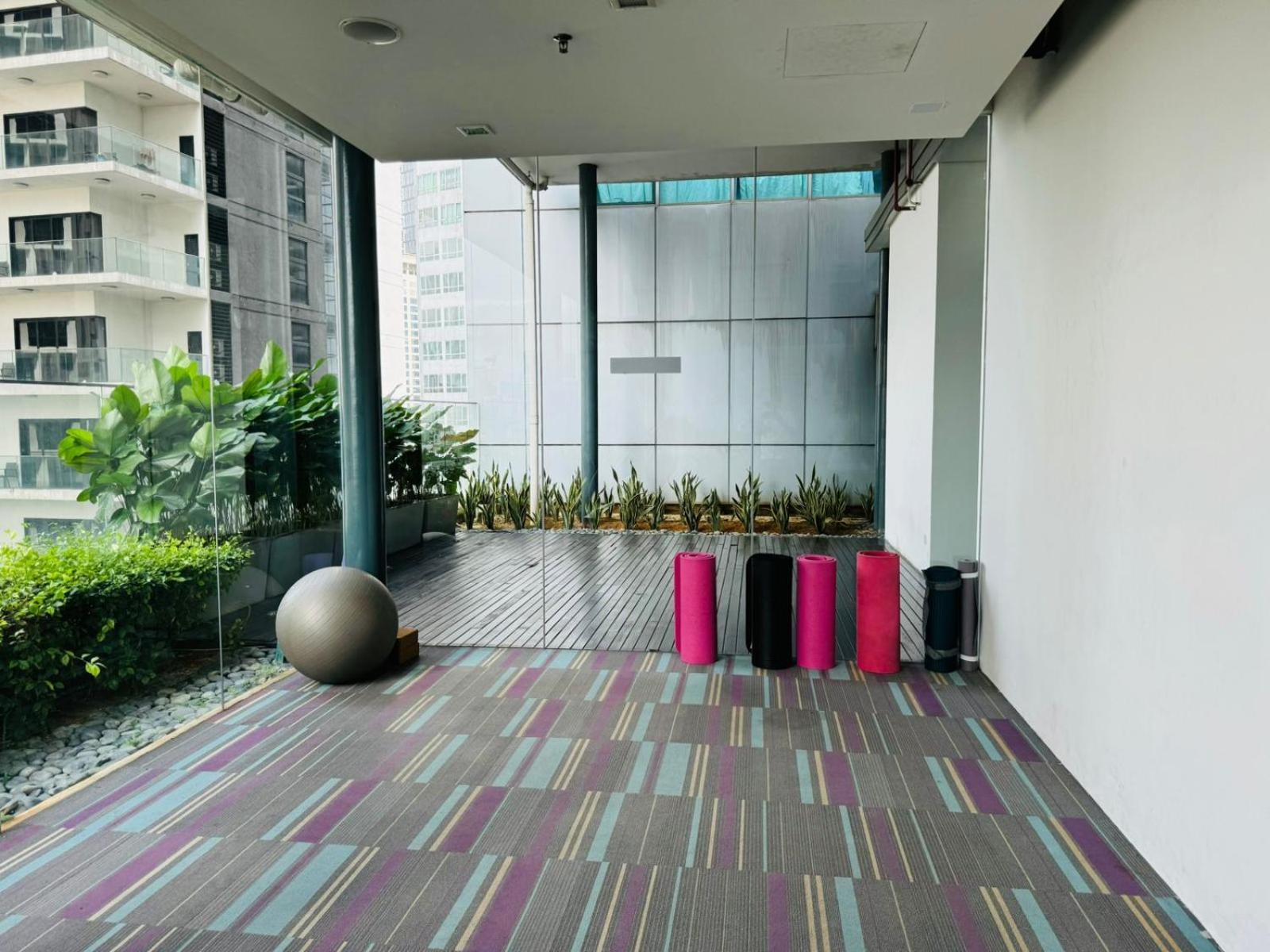 Summer Suites Klcc By Homestay クアラルンプール エクステリア 写真