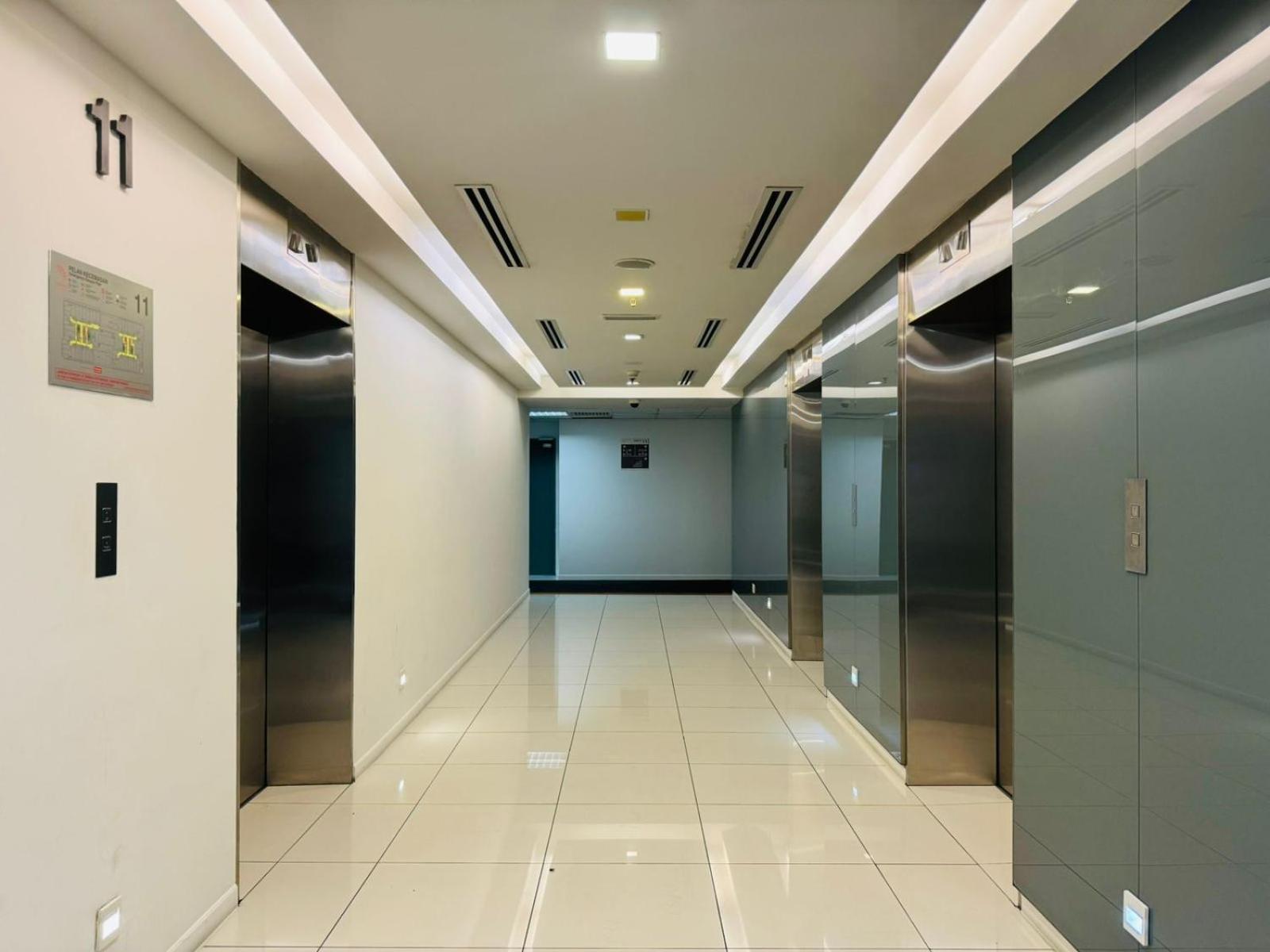 Summer Suites Klcc By Homestay クアラルンプール エクステリア 写真