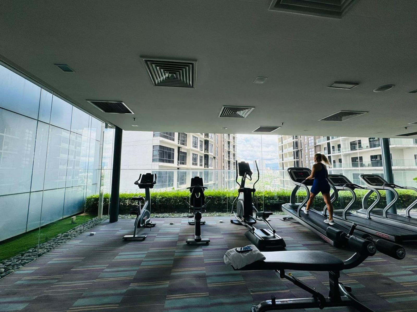 Summer Suites Klcc By Homestay クアラルンプール エクステリア 写真