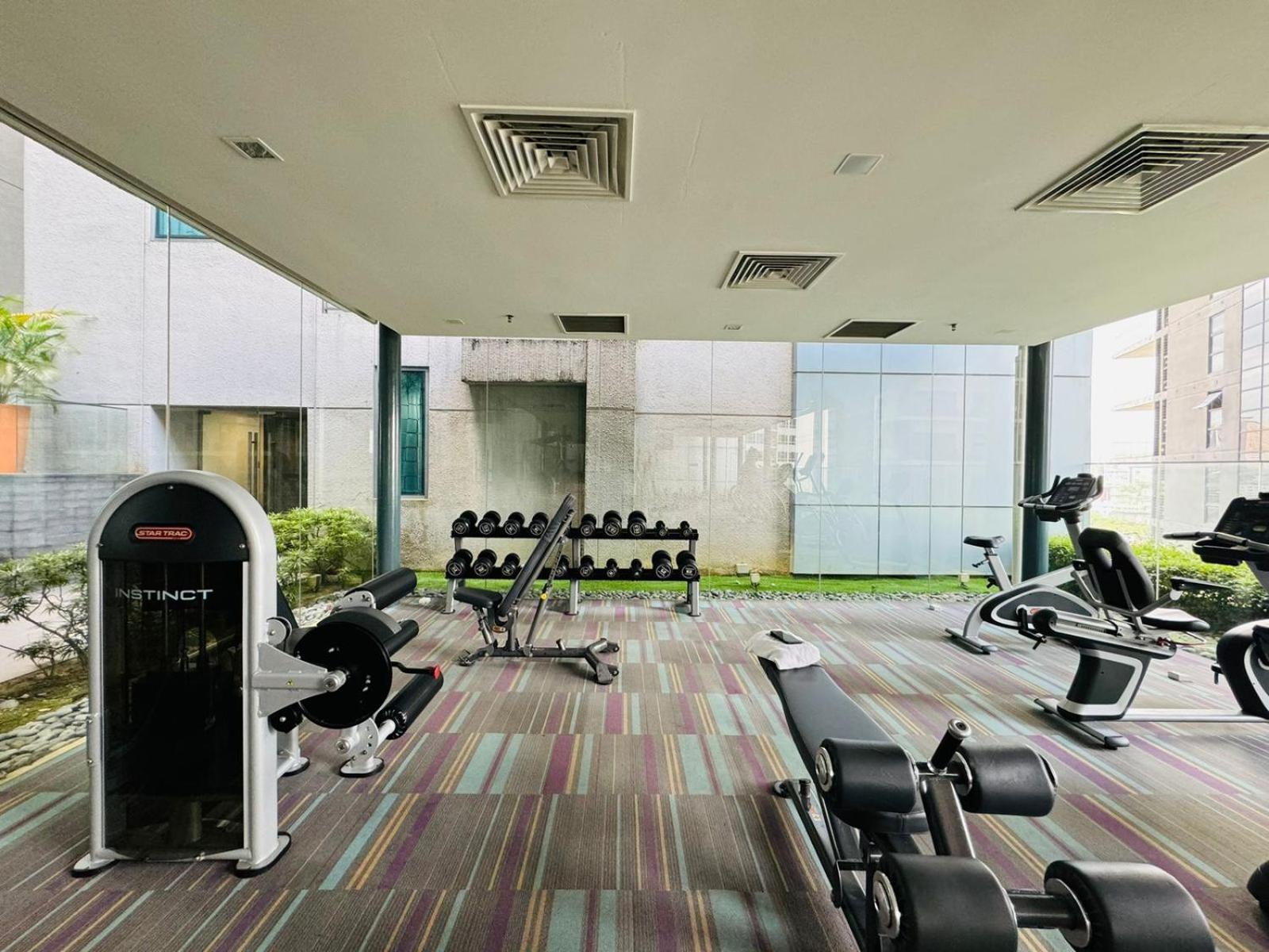 Summer Suites Klcc By Homestay クアラルンプール エクステリア 写真