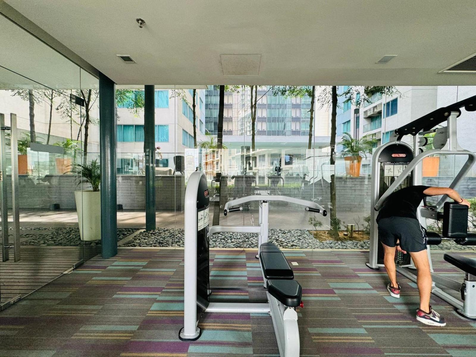 Summer Suites Klcc By Homestay クアラルンプール エクステリア 写真