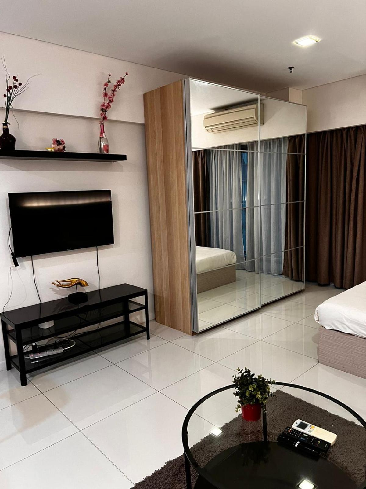 Summer Suites Klcc By Homestay クアラルンプール エクステリア 写真