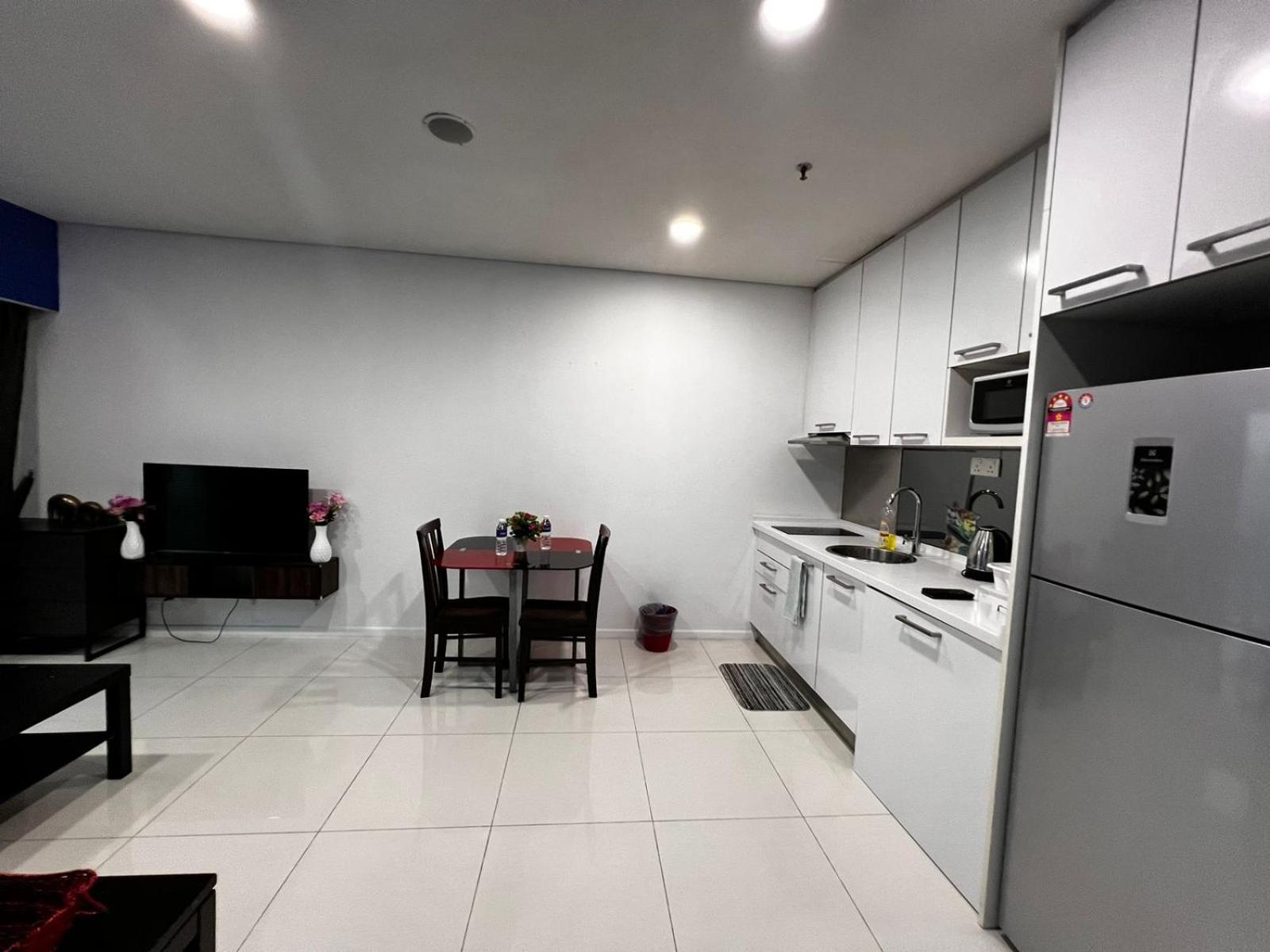 Summer Suites Klcc By Homestay クアラルンプール エクステリア 写真