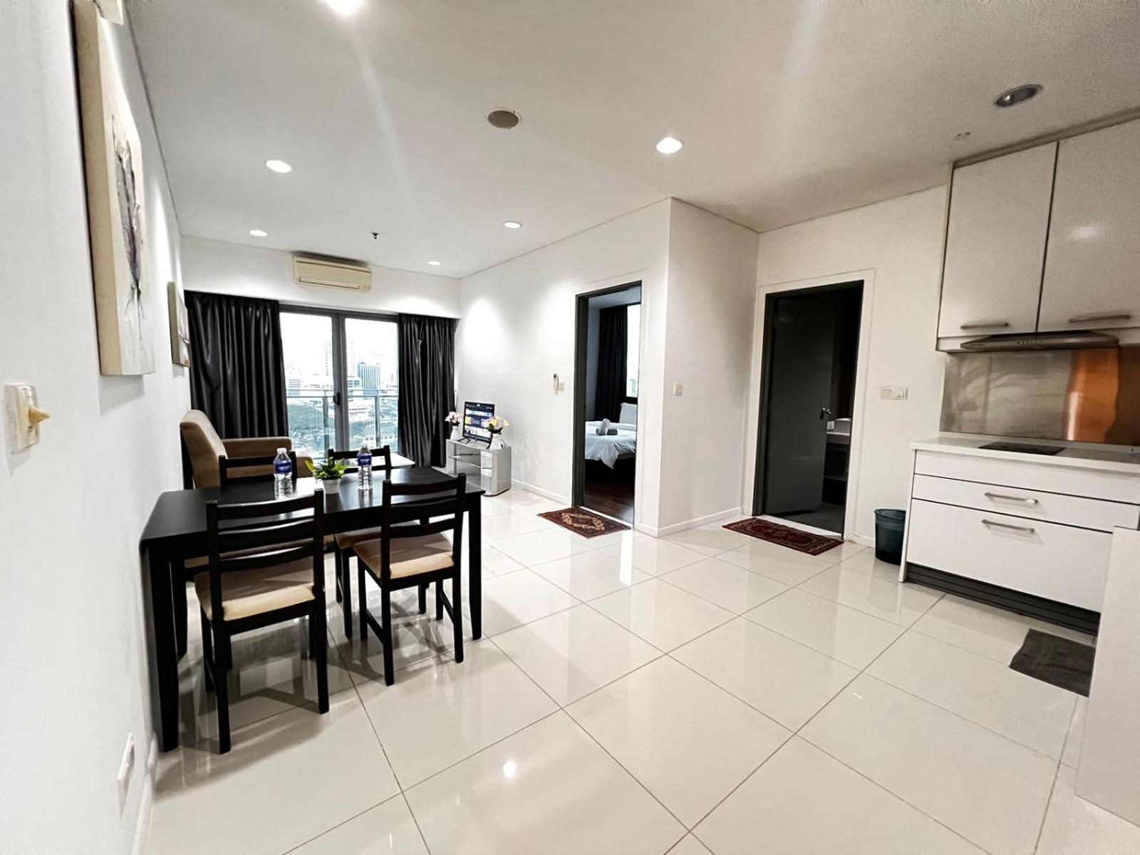 Summer Suites Klcc By Homestay クアラルンプール エクステリア 写真