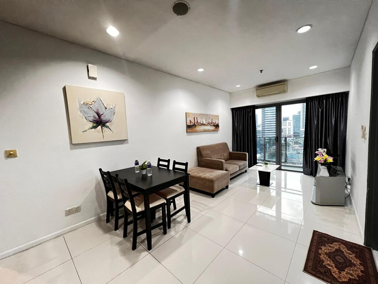 Summer Suites Klcc By Homestay クアラルンプール エクステリア 写真