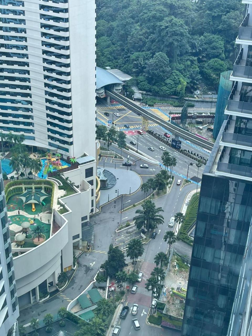Summer Suites Klcc By Homestay クアラルンプール エクステリア 写真